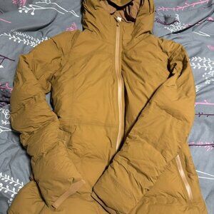Lululemon Sleet Street Winter jacket size 8